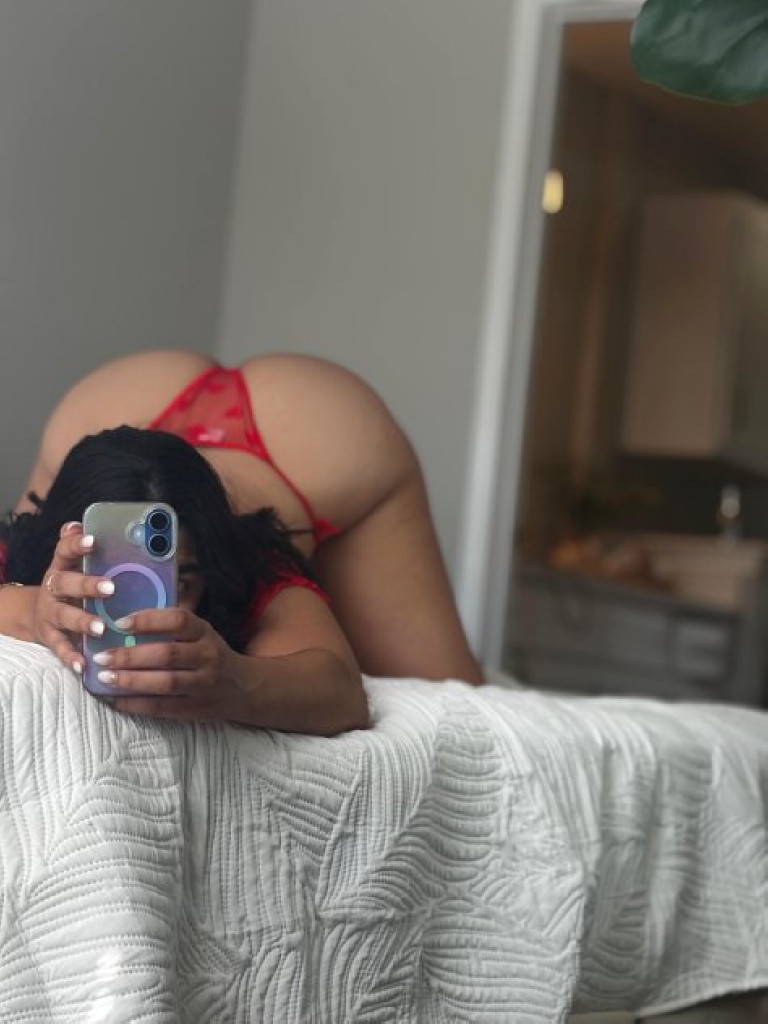 Mía photo 1