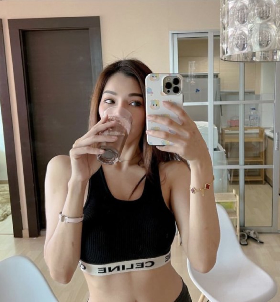 Asian Bella photo 1