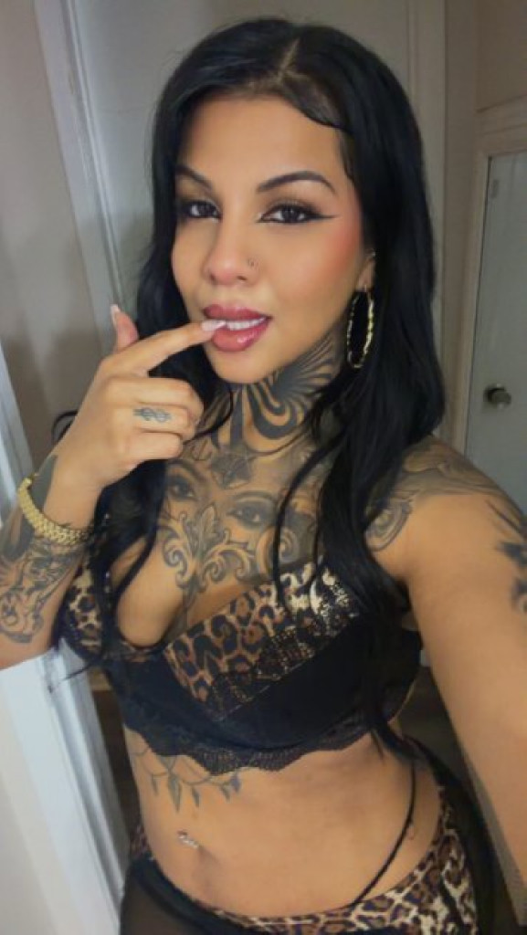Lola MONTOYA photo 1