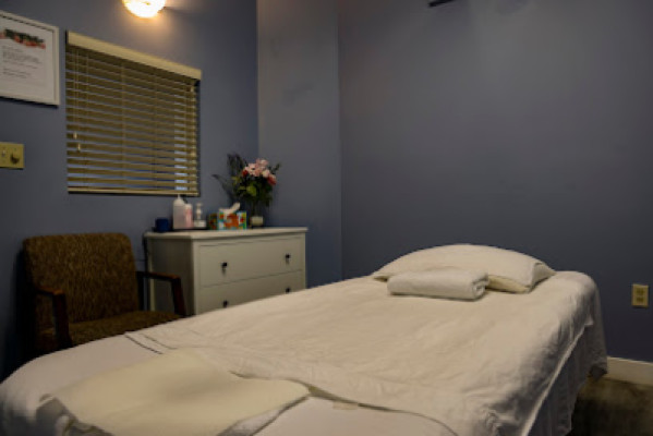 Green beauty spa listing photo