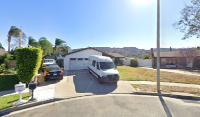 J Renee’s listing photo