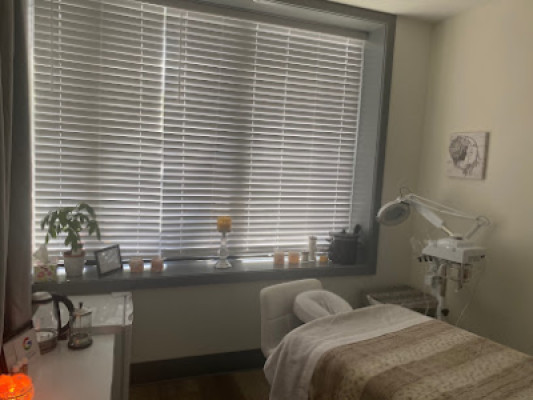 Luna Spa listing photo
