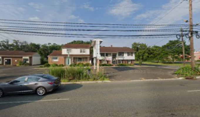 Lucky 598 listing photo