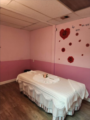 Sunny Spa listing photo