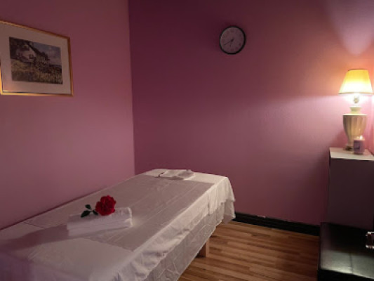 Sunny Massage listing photo