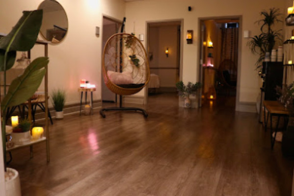 Asian Massage Therapist listing photo