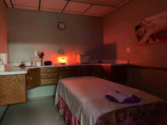 Diamond Spa listing photo