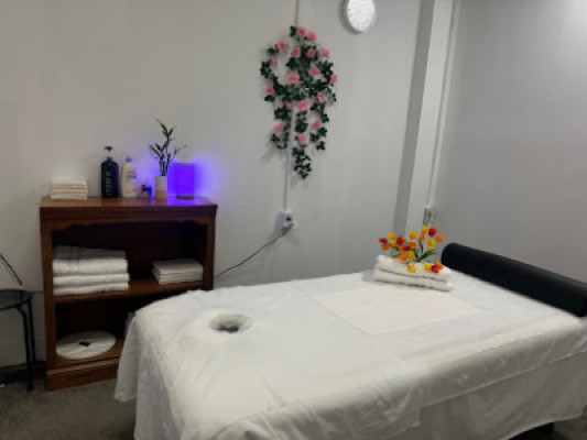 Blue Moon Spa listing photo