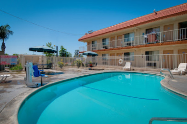 Vagabond Inn listing photo