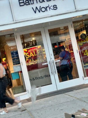 Bath Body Works listing photo